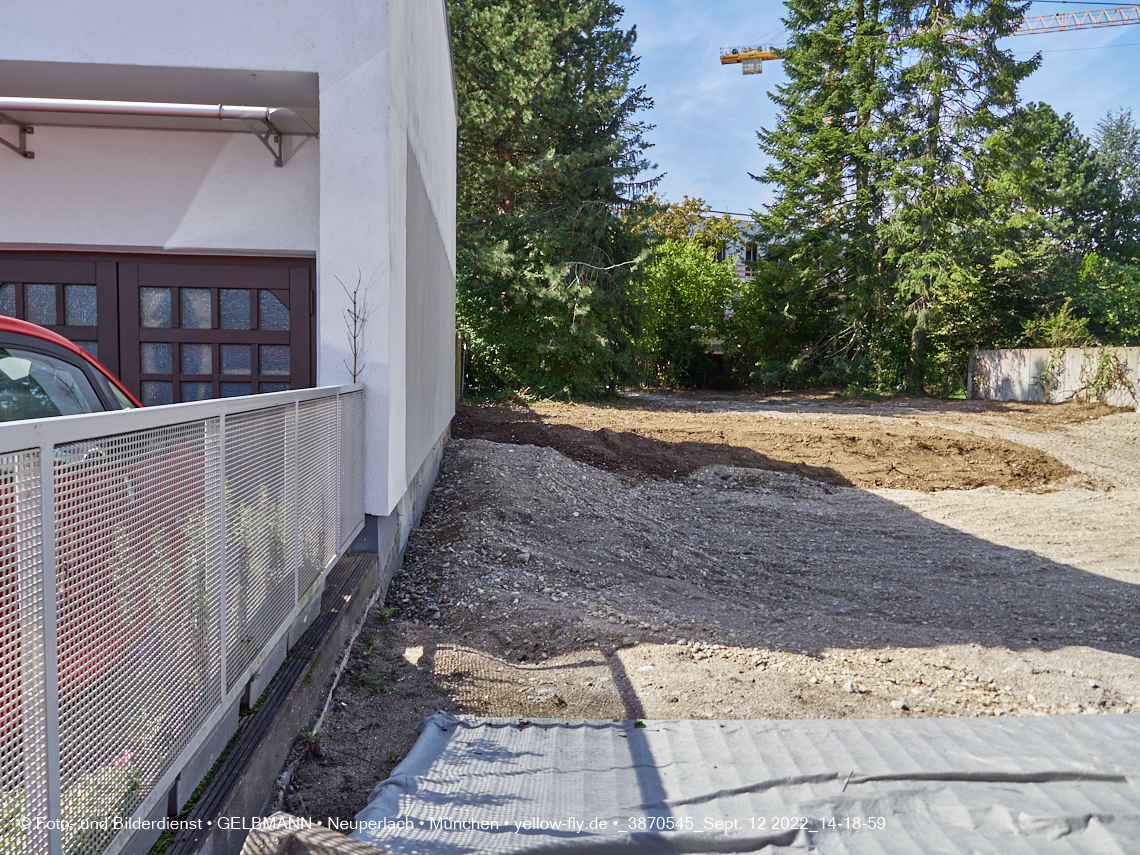 12.09.2022 - Baustelle an der Niederalmstraße 16 und Hugo-Lang-Bogen 13 in Neuperlach-Trudering